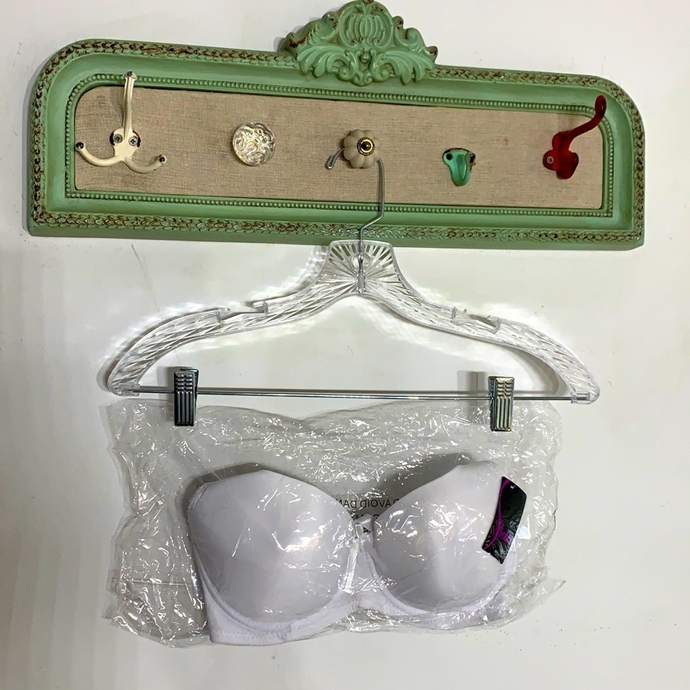 CSofra bra 36C white woman’s adjustable strap bra New with tags women’s